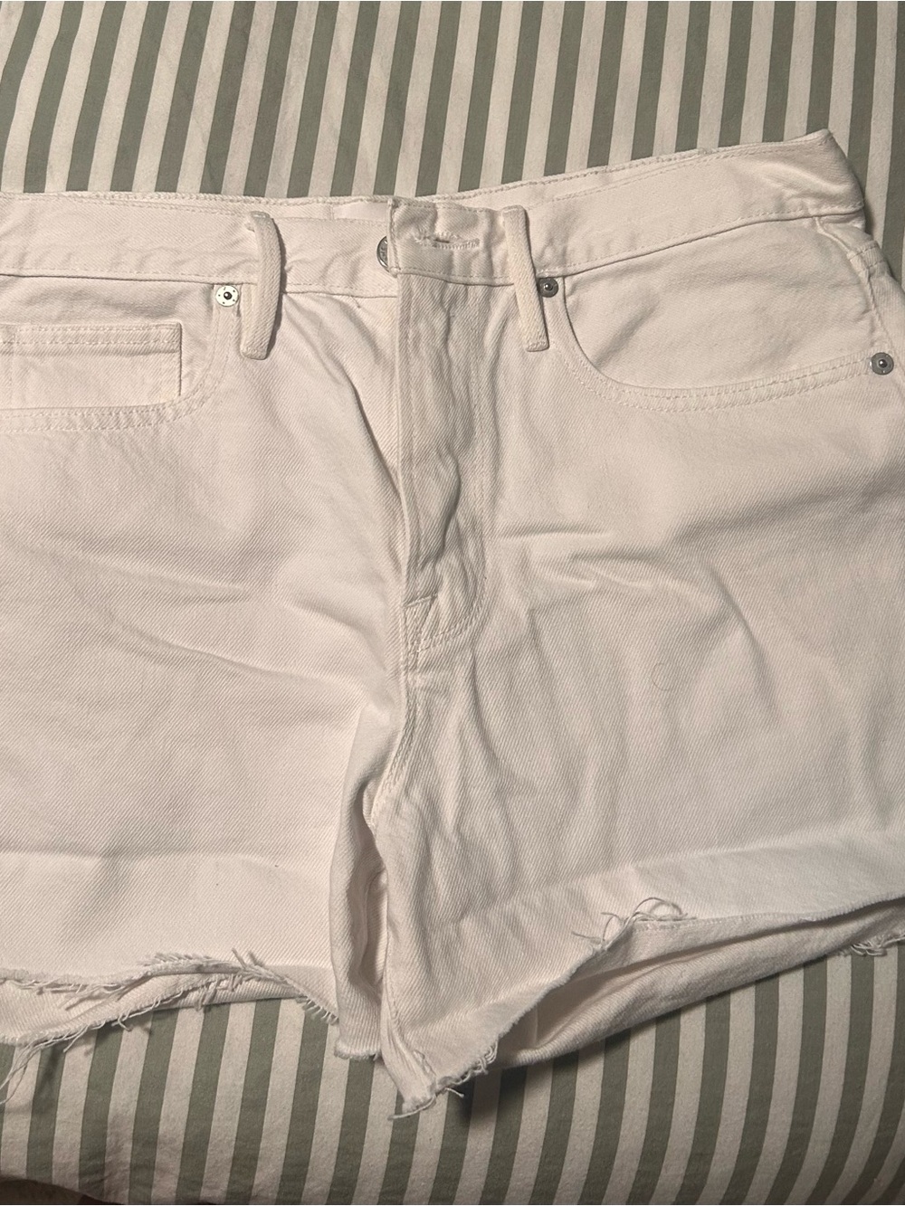 Frame Le Brigitte White Denim Shorts